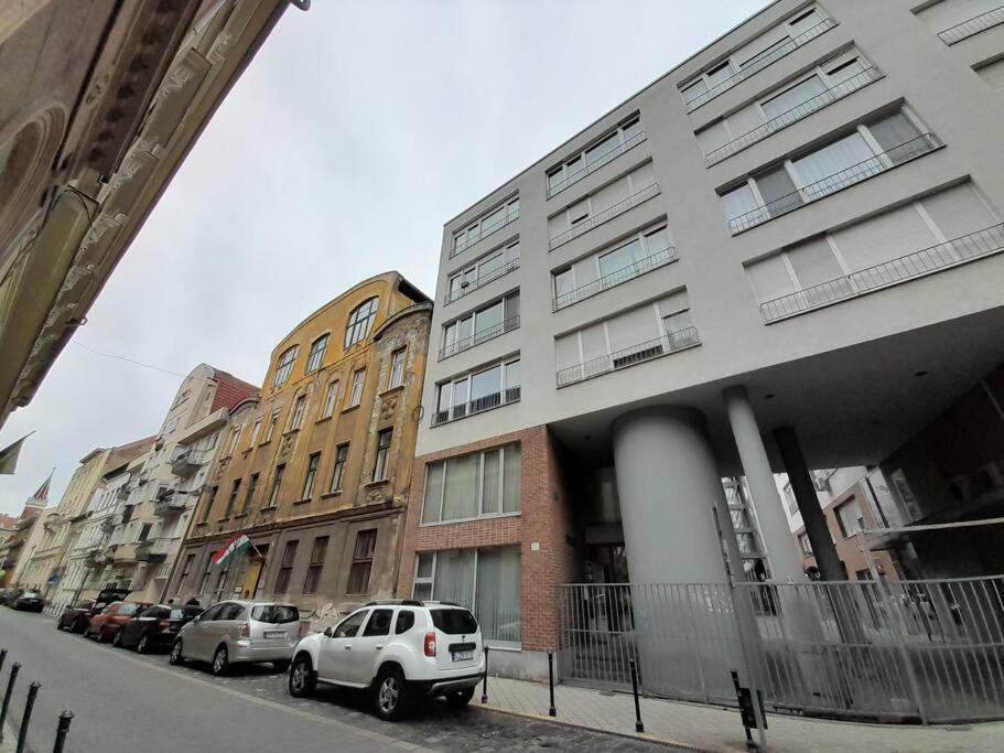 Lovely Apartment In City Centre For 4 Guests Budapest Exterior foto