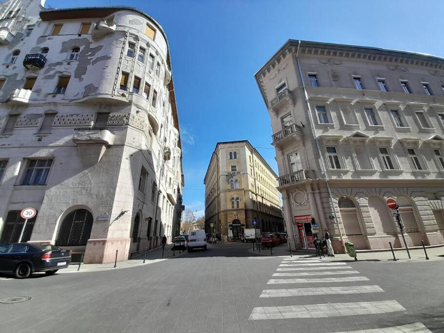 Lovely Apartment In City Centre For 4 Guests Budapest Exterior foto