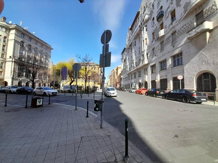 Lovely Apartment In City Centre For 4 Guests Budapest Exterior foto